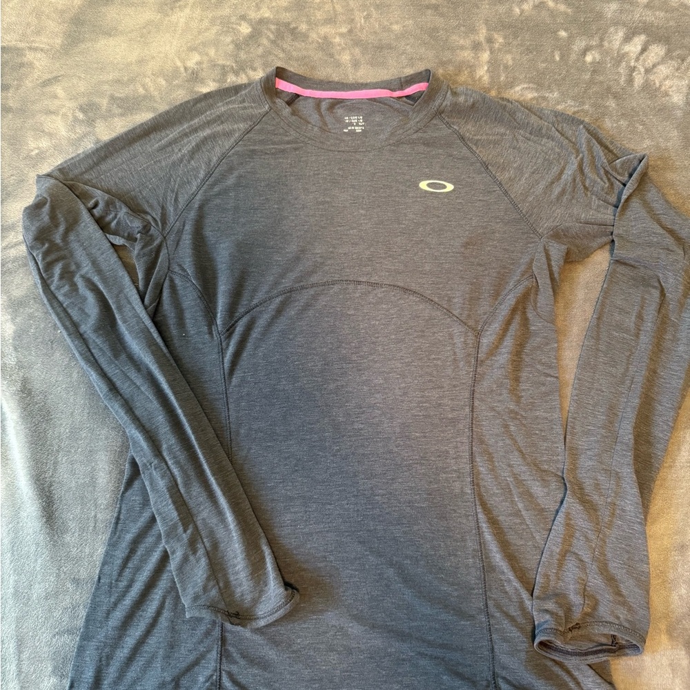 Oakley Gray Long Sleeve Athletic Top